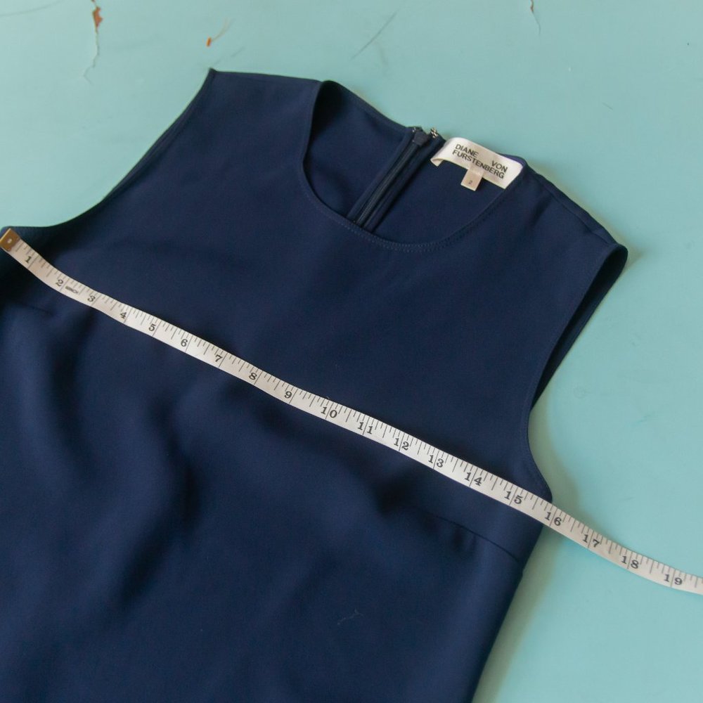 LIKE NEW Diane Von Furstenberg Alyson Navy Blue Sleeveless Flounce Dress Sz 2 - Picture 7 of 9
